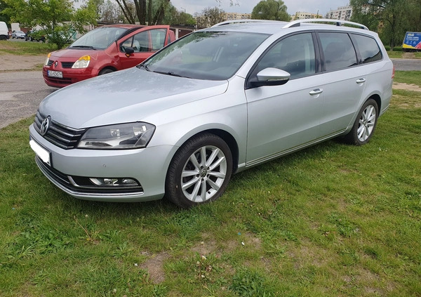 Volkswagen Passat cena 26600 przebieg: 220000, rok produkcji 2012 z Gliwice małe 211